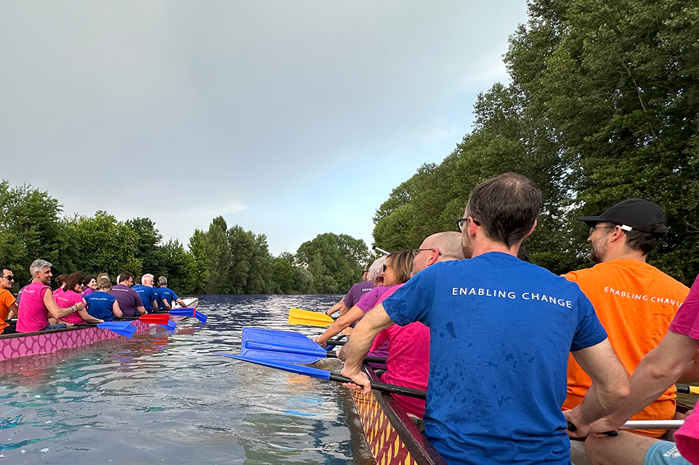 momento del team bilding dove i dipendenti di Scp vanno in canoa
